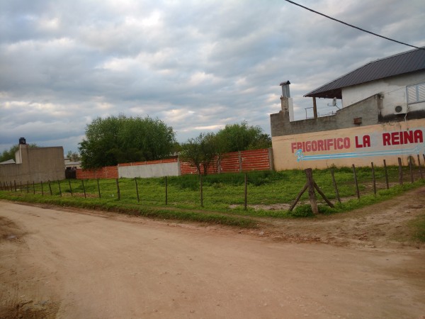 Venta terreno 700 M2 en esquina zona norte.