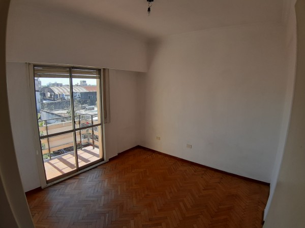 Venta departamento 4 ambientes. Centro.