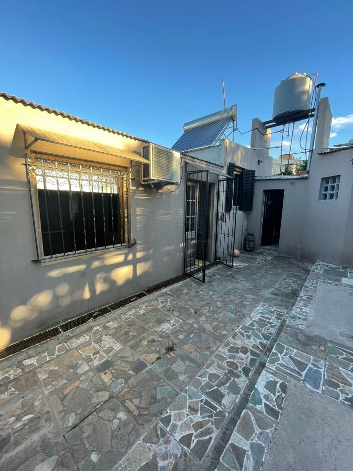 Venta casa 3 hab. Patio. Garage.