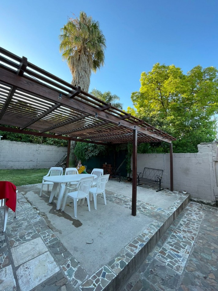 Venta casa 3 hab. Patio. Garage.