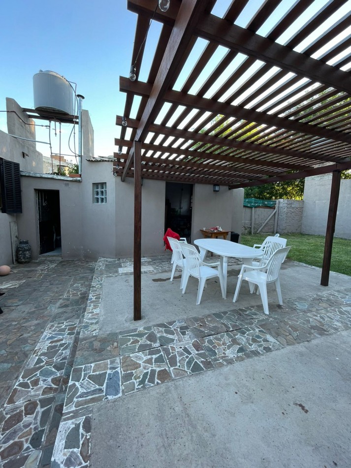 Venta casa 3 hab. Patio. Garage.