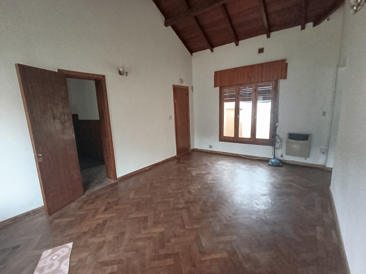 Venta chalet 3 hab. Ingreso a la ciudad
