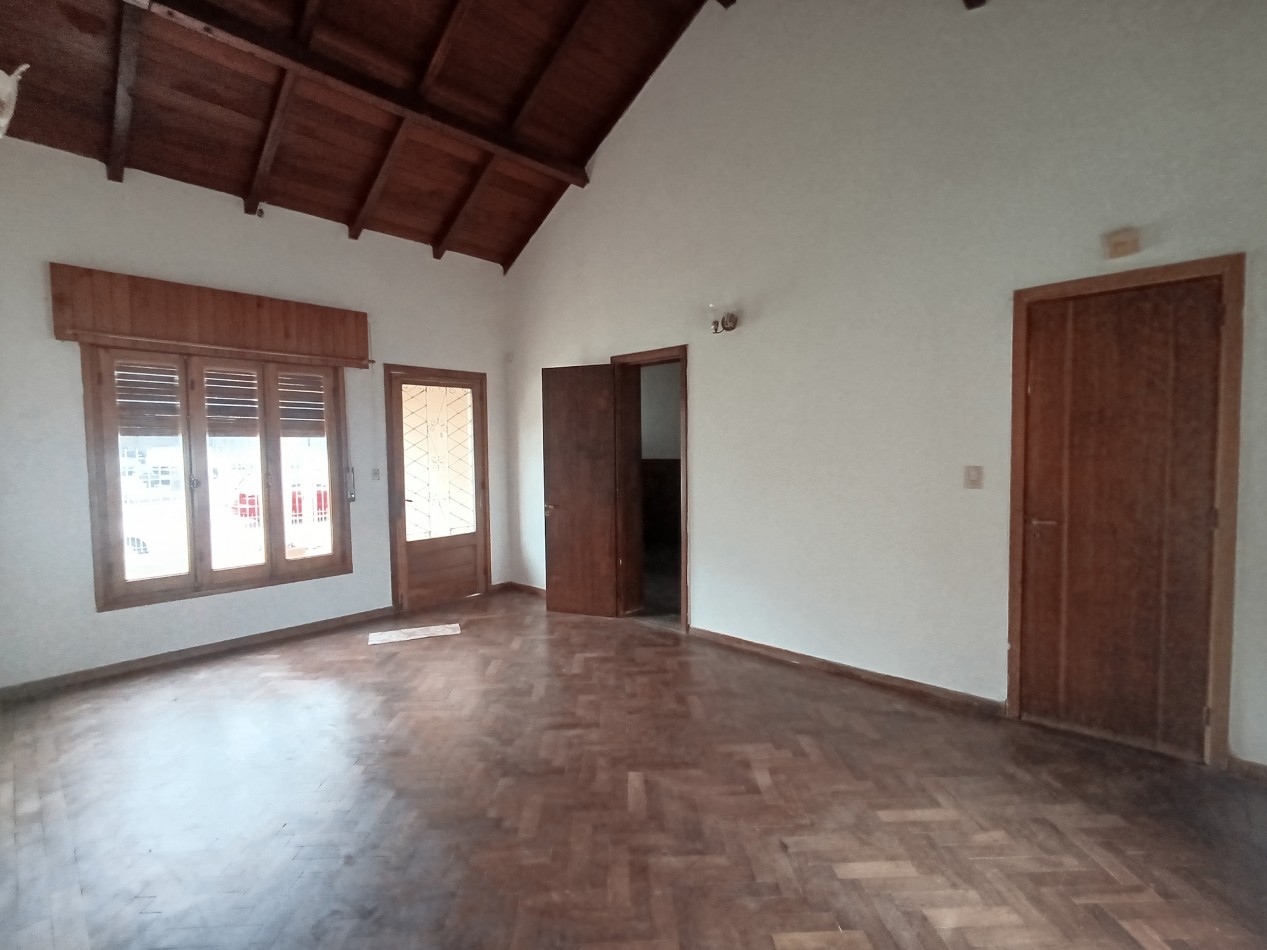 Venta chalet 3 hab. Ingreso a la ciudad