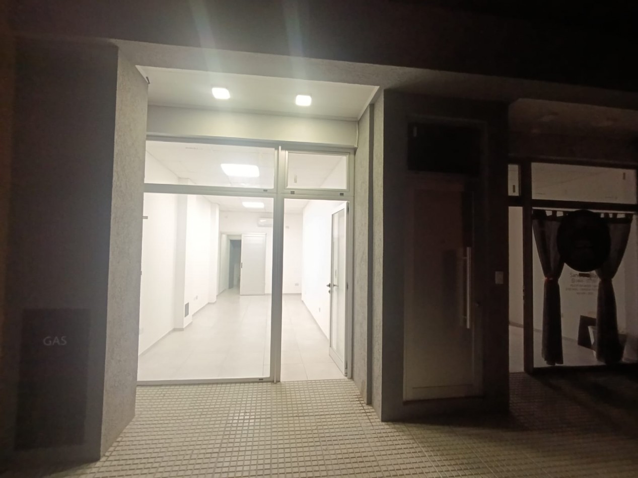 Alquiler local Velez Sarfield y Urquiza.