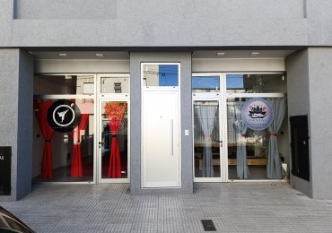 Alquiler local Velez Sarfield y Urquiza.